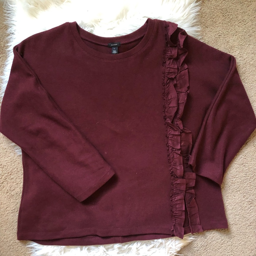 Halogen L sweatshirt with ruffle on right side